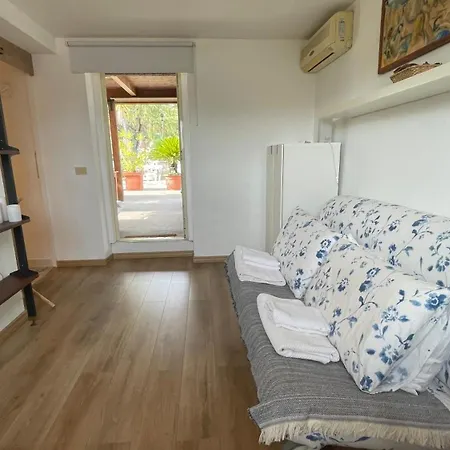 Mansarda Monolocale In Roof Garden Apartamento Roma